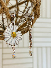 Load image into Gallery viewer, Wild Flower &amp; Dew Drop Earring
